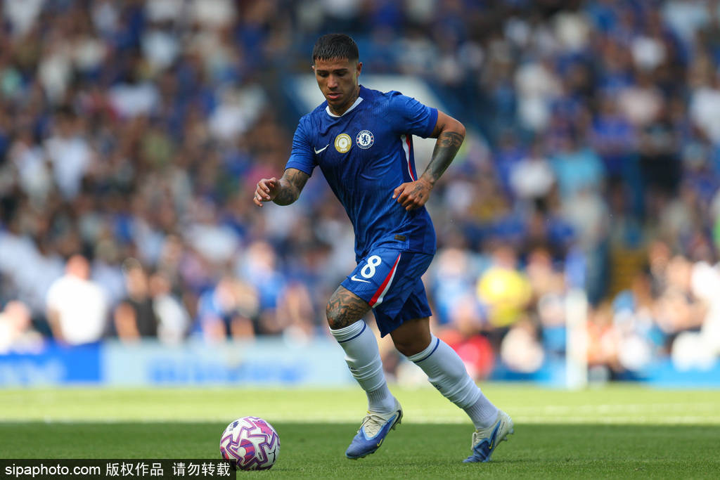 切尔西豪掷4000万英镑签下曼联新星加纳乔：青训巅峰交易震撼足坛