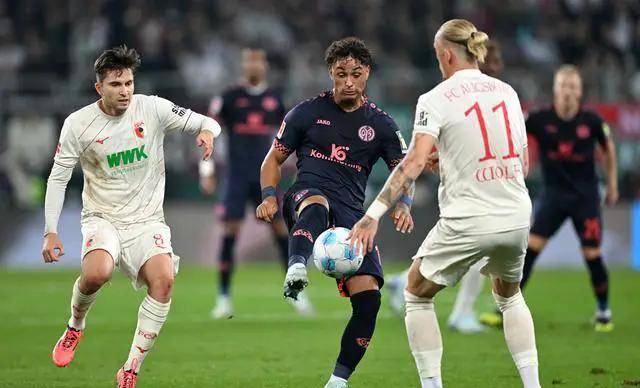 周日019德甲焦点战：弗赖堡主场誓破法兰克福铁壁，2-1比分或成定局